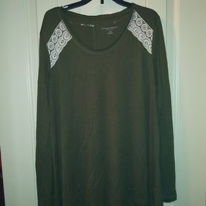 Liz Lange Maternity shirt